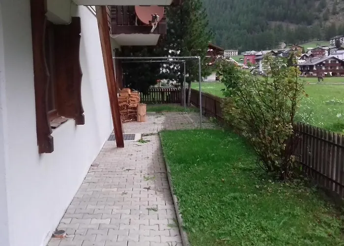 Free Bus Winter Haus Loree